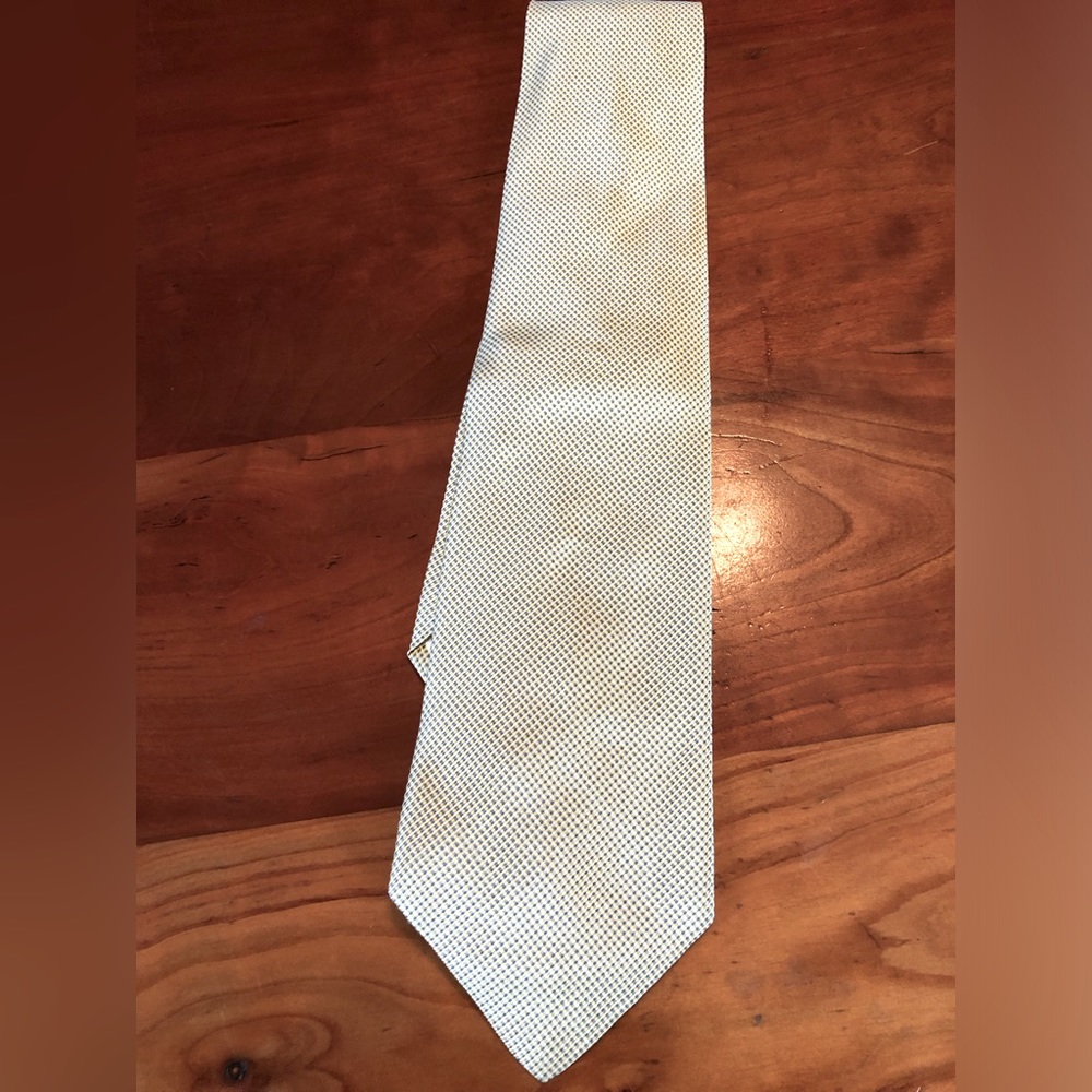 Faconnable gold tie
